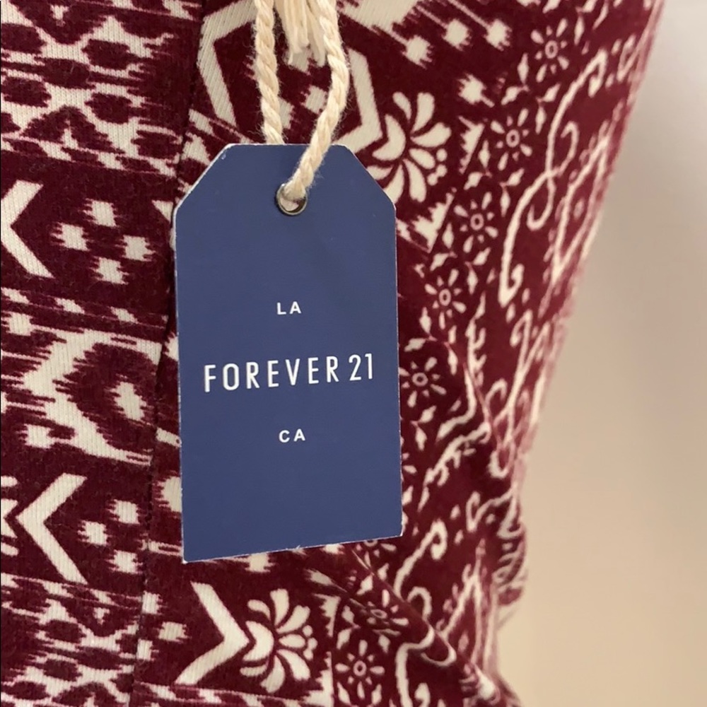 FOREVER 21 - Picture 2 of 5